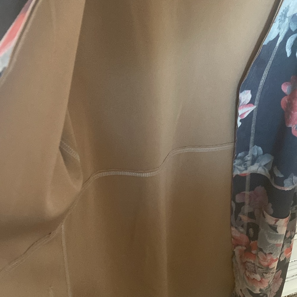 Designer Soft New Jacket Size Medium Bought At An… - image 7